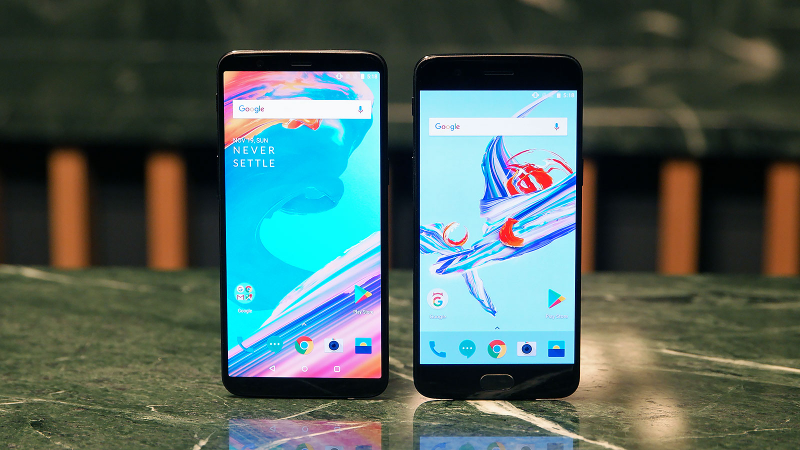 OP5T on the left, OP5 on the right: This is how you cut down on bezels properly.